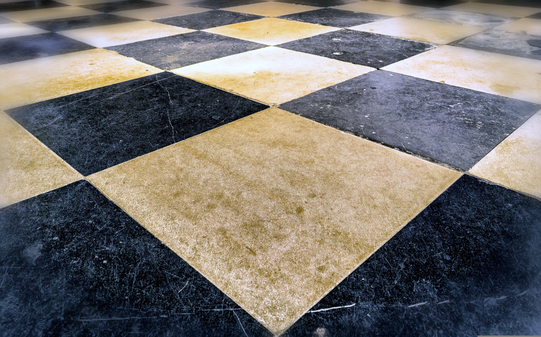 Precision floor tile installation — Arnautu Keramik